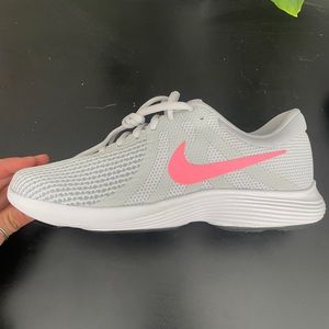 Nike Revolution 4 Women’s Running Shoes. Size 7.5- Brand New